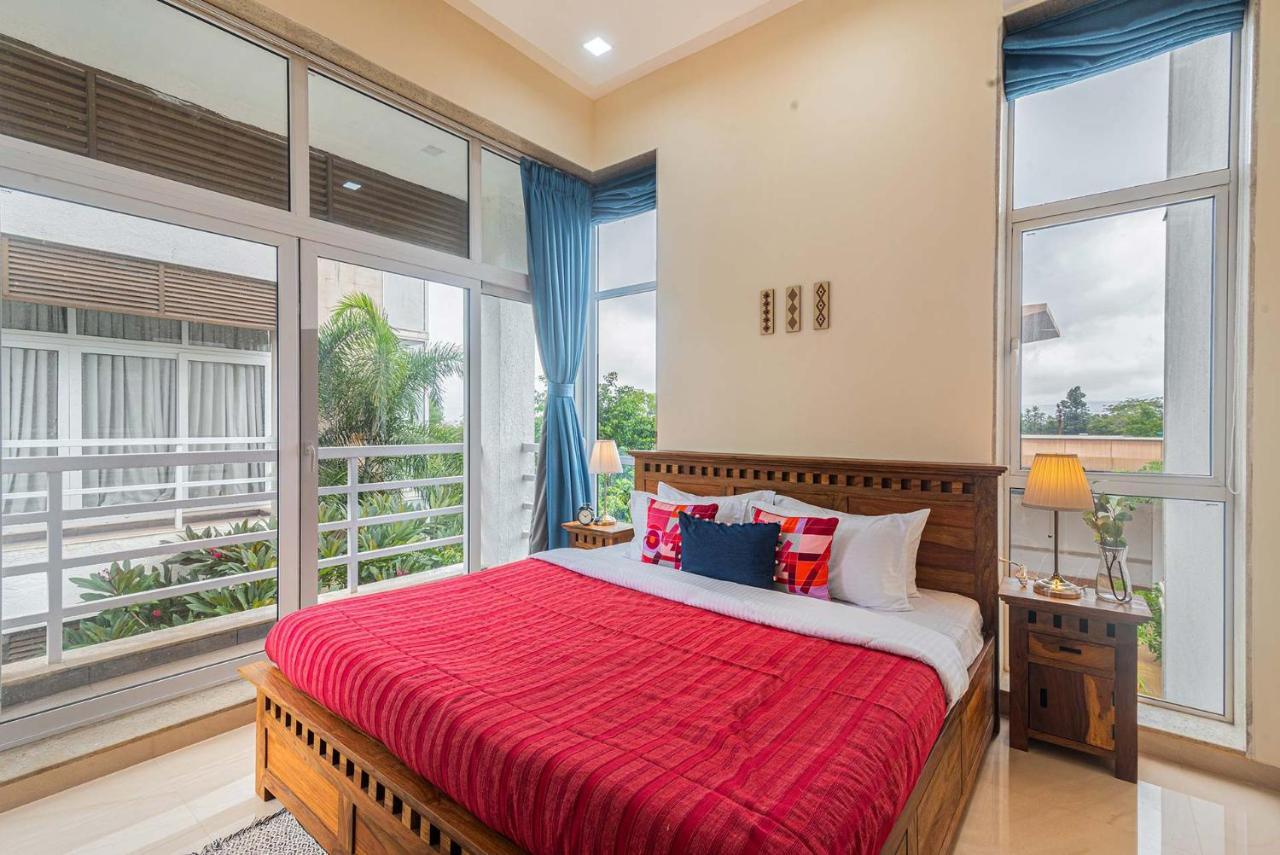Sierra Skies By Stayvista - A Mountain-View Villa Featuring A Rooftop Swimming Pool, Jacuzzi, Turf, And A Gym For An Elevated Stay Lonavala Eksteriør bilde