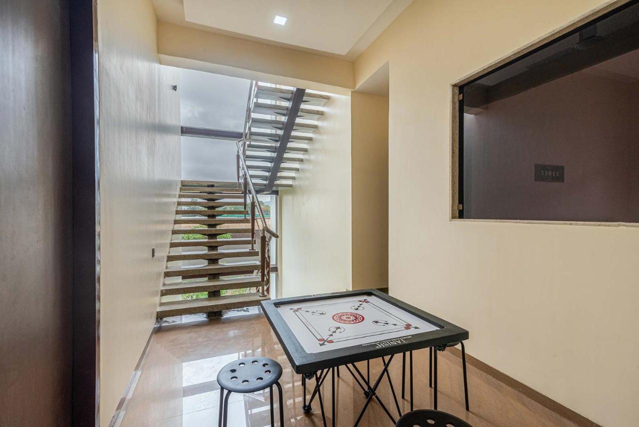 Sierra Skies By Stayvista - A Mountain-View Villa Featuring A Rooftop Swimming Pool, Jacuzzi, Turf, And A Gym For An Elevated Stay Lonavala Eksteriør bilde